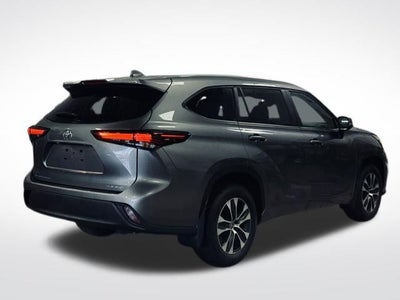 2025 Toyota Highlander Base