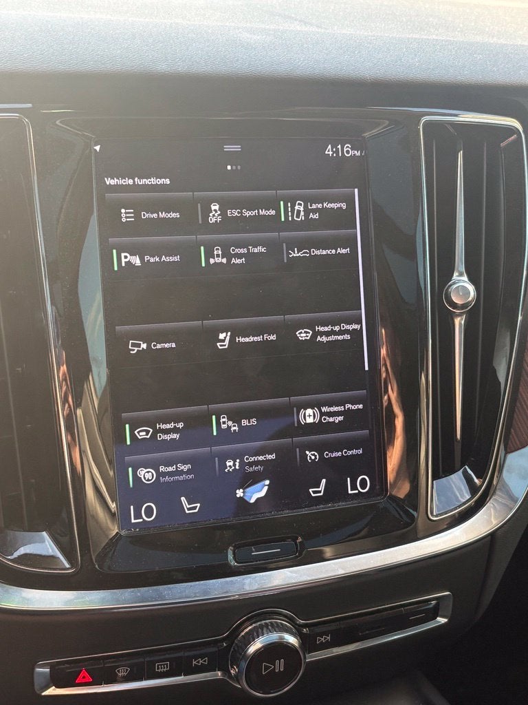 2022 Volvo S60 B5 Momentum