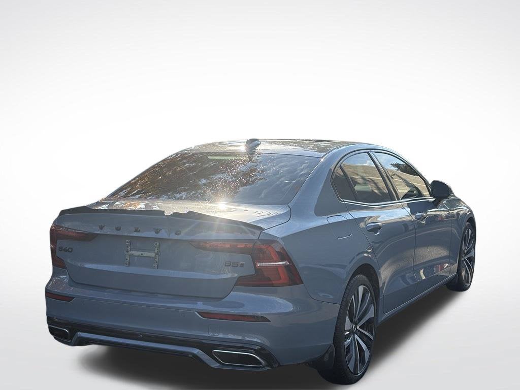2022 Volvo S60 B5 Momentum