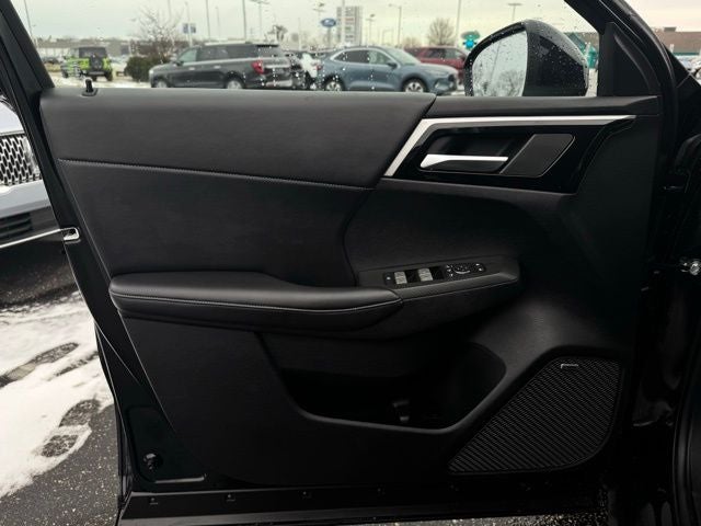 2025 Mitsubishi Outlander Base