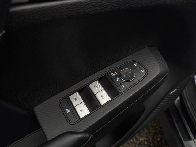 2025 Mitsubishi Outlander Base