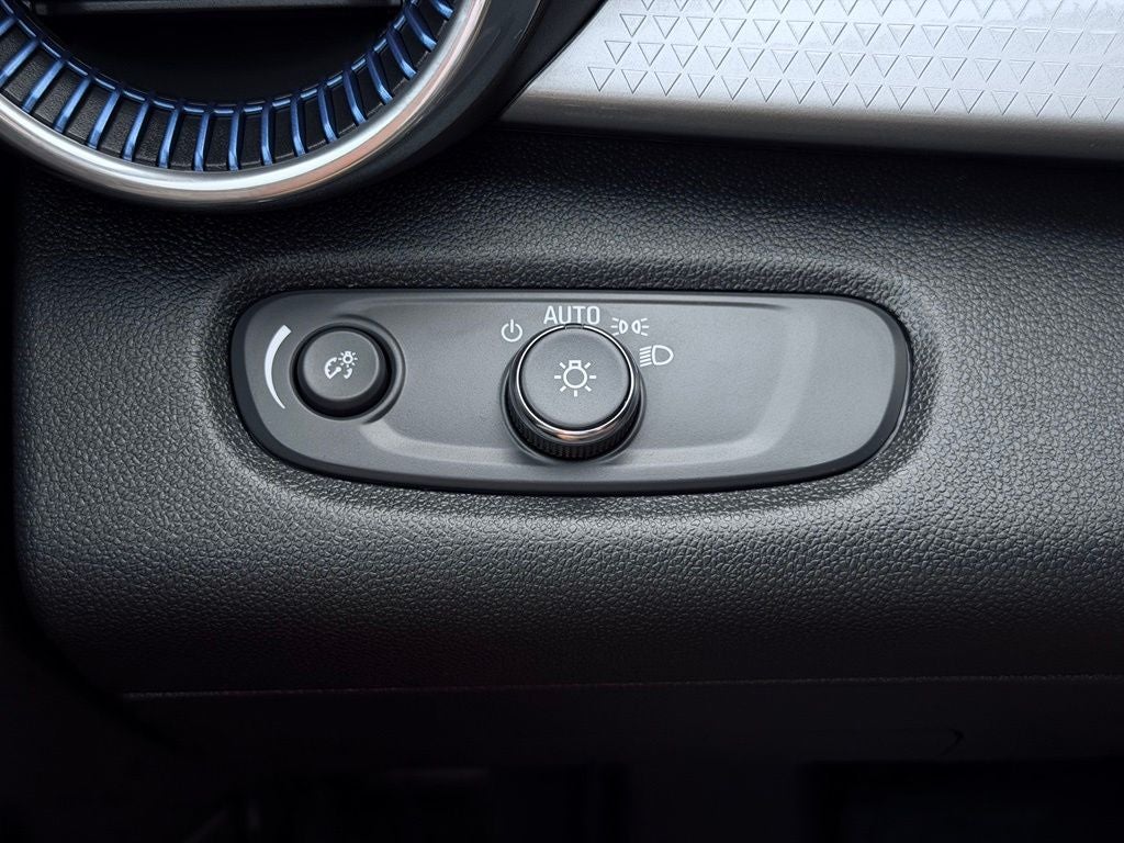 2024 Chevrolet Trax FWD LT