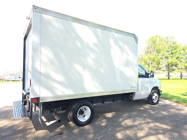 2026 Ford E-350SD Base Cutaway