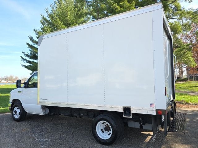 2026 Ford E-350SD Base Cutaway