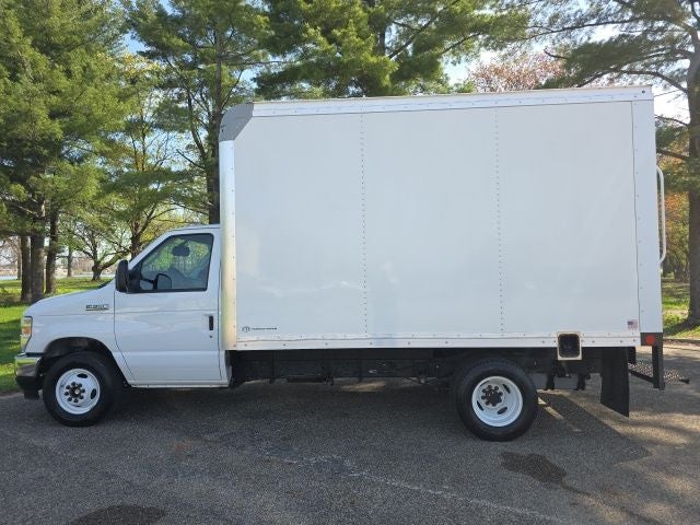 2026 Ford E-350SD Base Cutaway