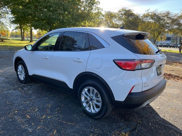 2022 Ford Escape Hybrid SE