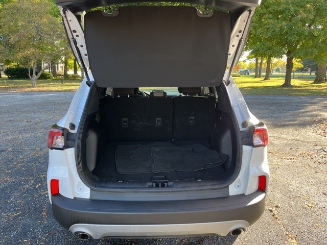2022 Ford Escape Hybrid SE