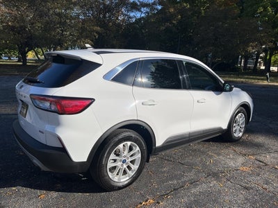 2022 Ford Escape Hybrid SE