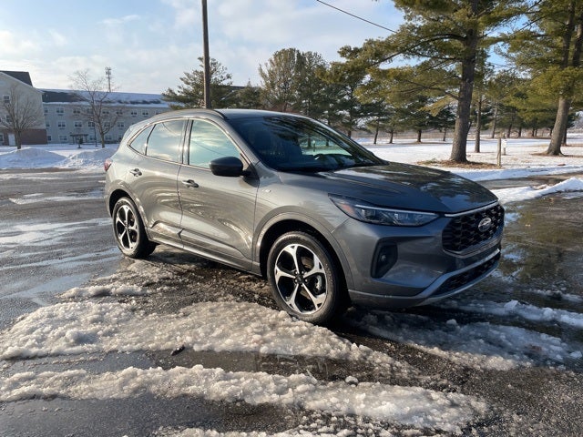 2025 Ford Escape Hybrid ST-Line Elite