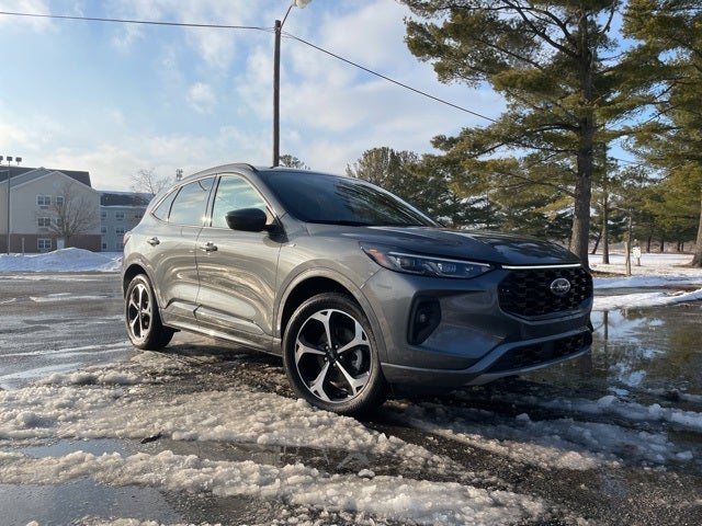 2025 Ford Escape Hybrid ST-Line Elite