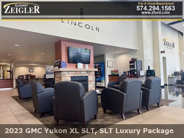 2023 GMC Yukon XL SLT