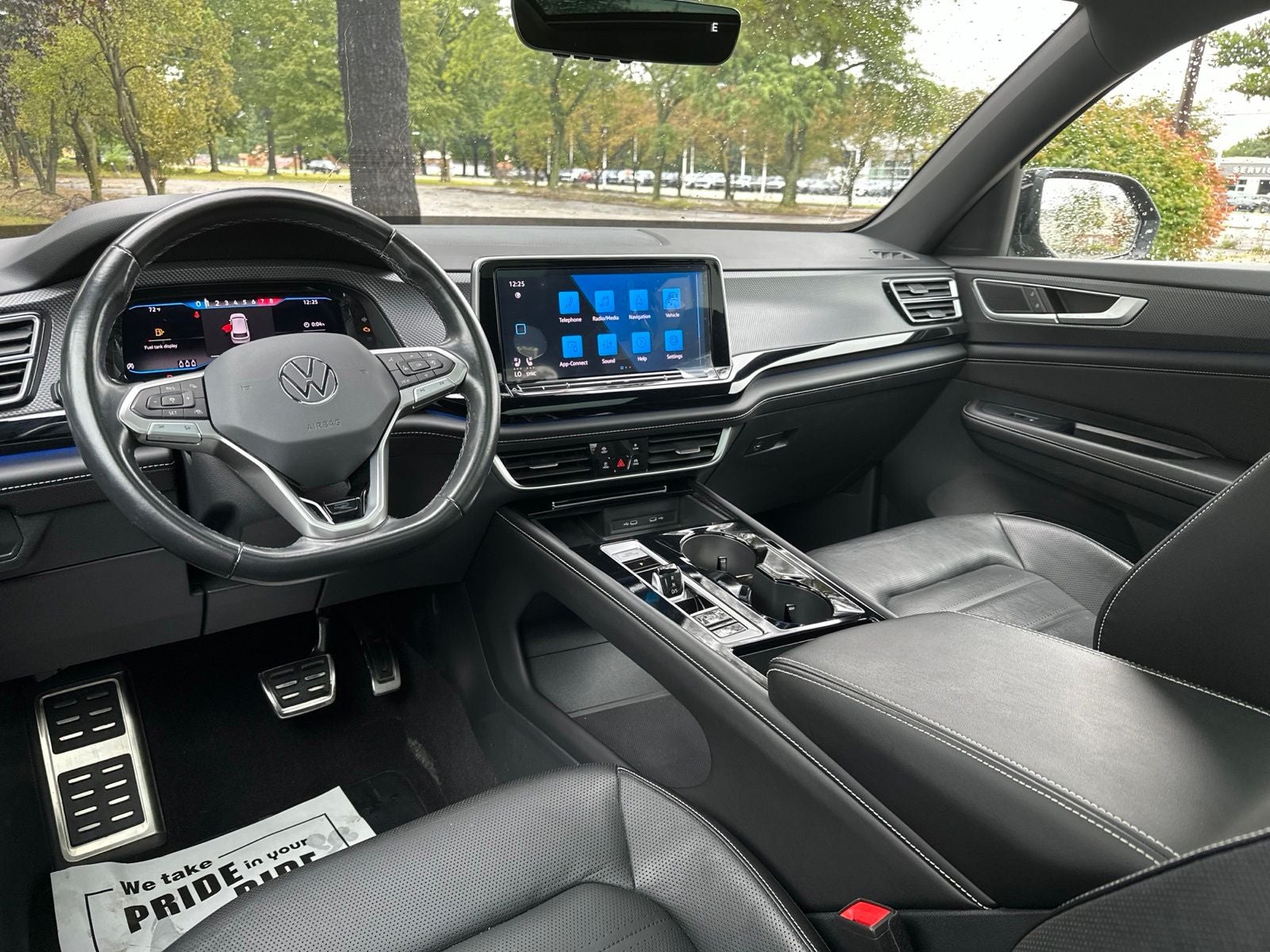 2024 Volkswagen Atlas Cross Sport 2.0T SEL R-Line