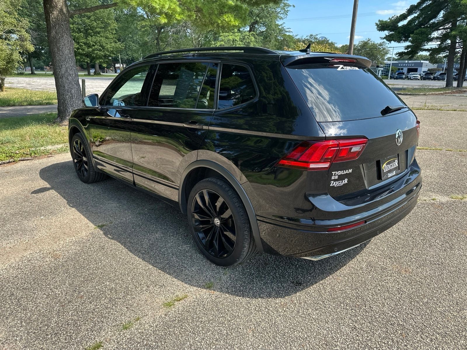 2021 Volkswagen Tiguan 2.0T SE R-Line Black