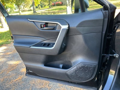 2022 Toyota RAV4 Hybrid LE
