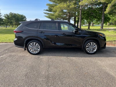 2025 Toyota Highlander Platinum