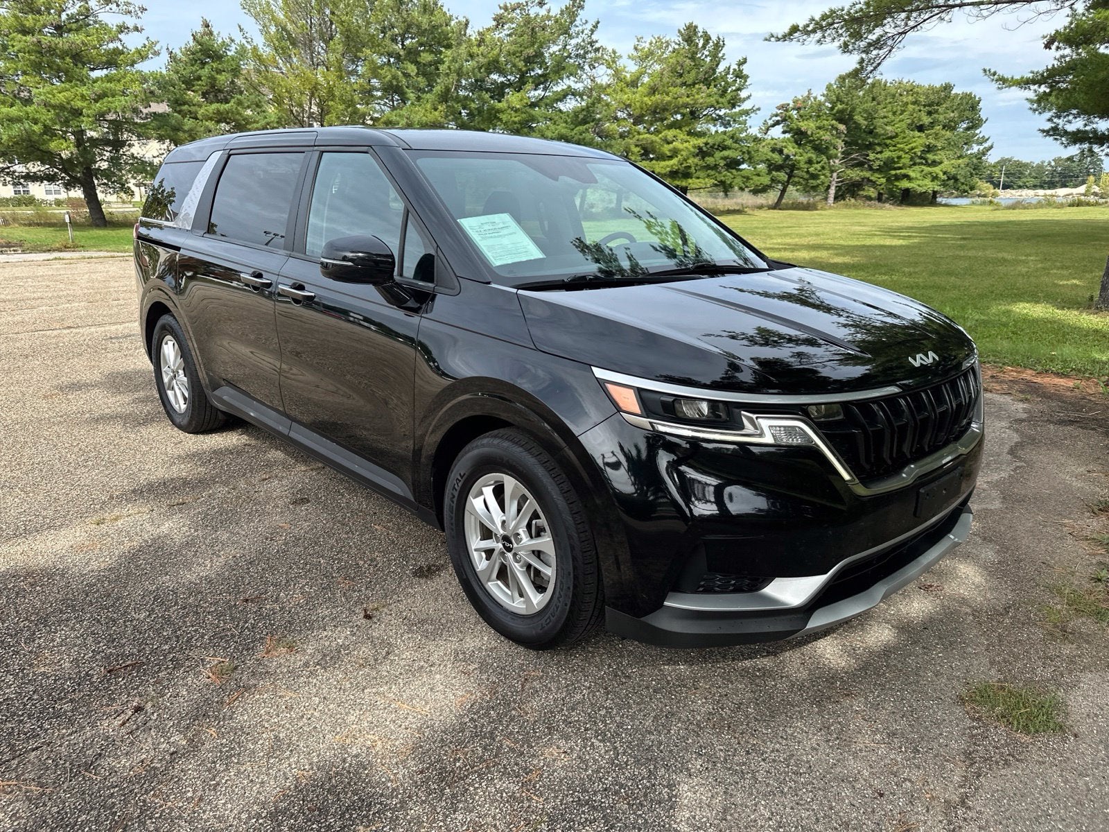 2024 Kia Carnival LX