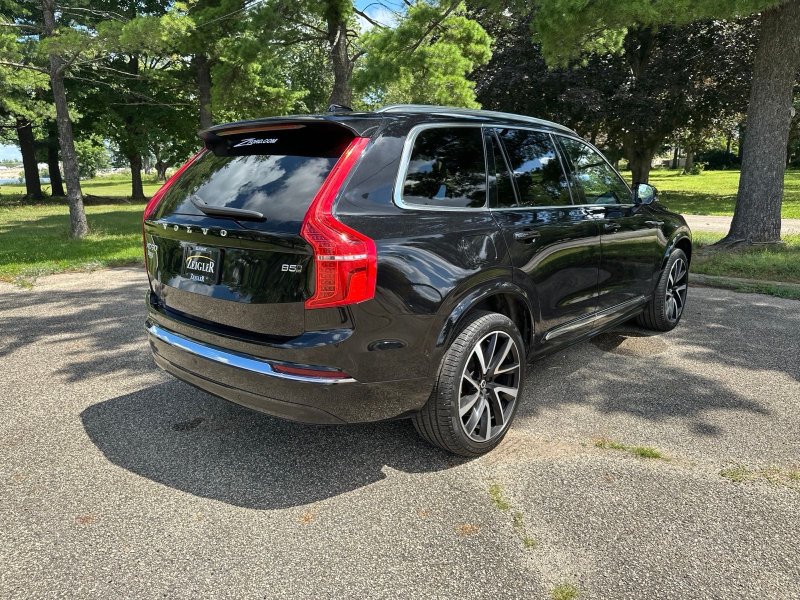 2023 Volvo XC90 B5 Plus