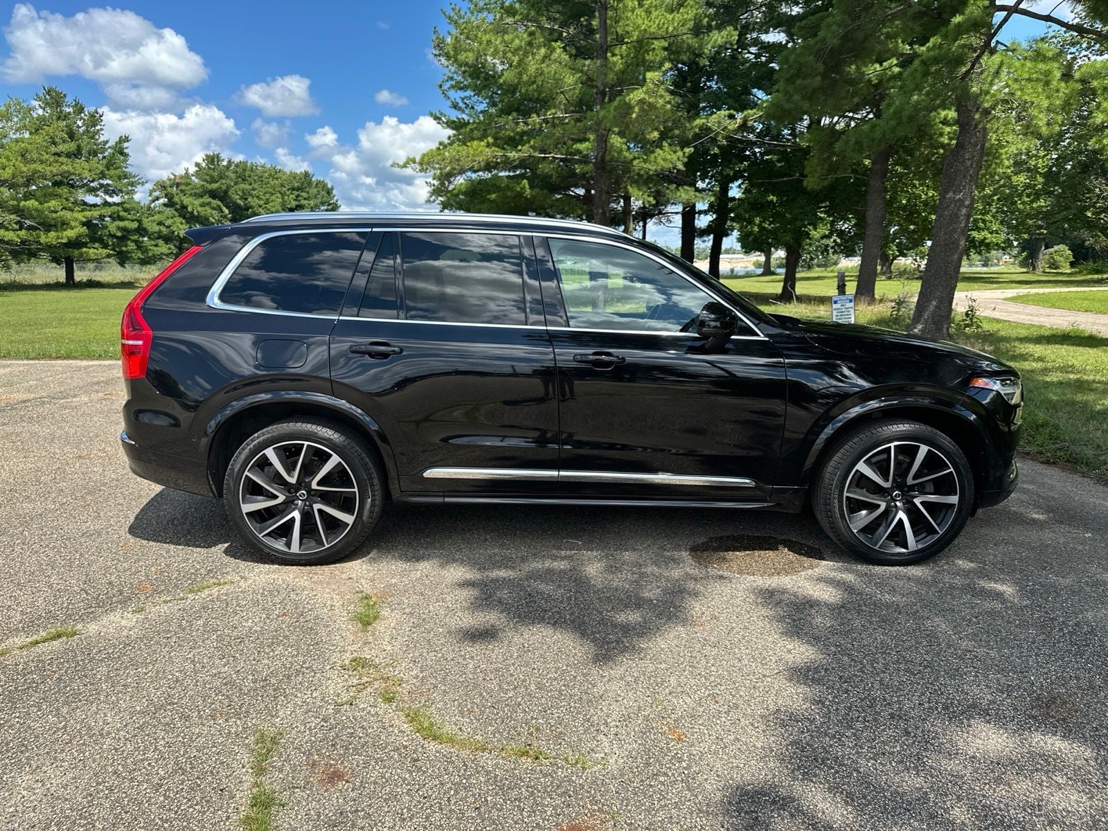 2023 Volvo XC90 B5 Plus