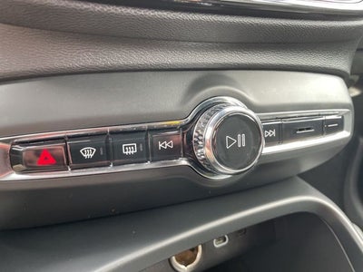 2023 Volvo XC40 B5 Core