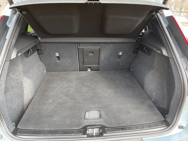 2023 Volvo XC40 B5 Core