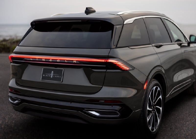 The rear of a 2025 Lincoln Black Label Nautilus® SUV displays full LED rear lighting. | Zeigler Lincoln of Kalamazoo in Kalamazoo MI