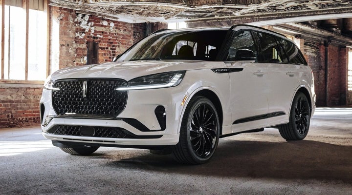 A 2026 Lincoln Aviator® SUV is shown with the available Jet Appearance Package. | Zeigler Lincoln of Kalamazoo in Kalamazoo MI
